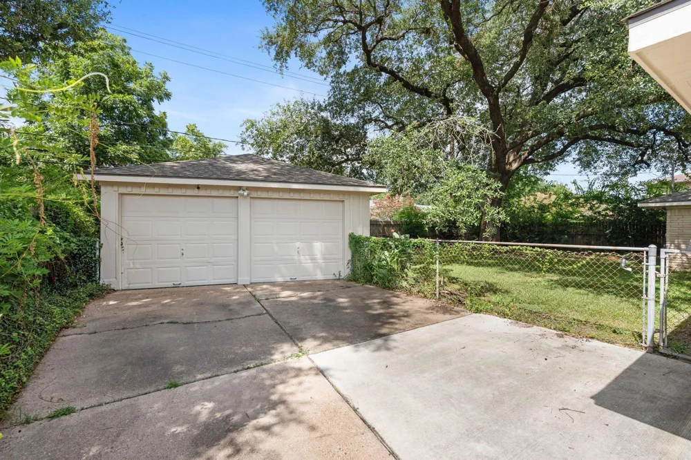 5730 Rutherglenn Drive Houston, TX 77096