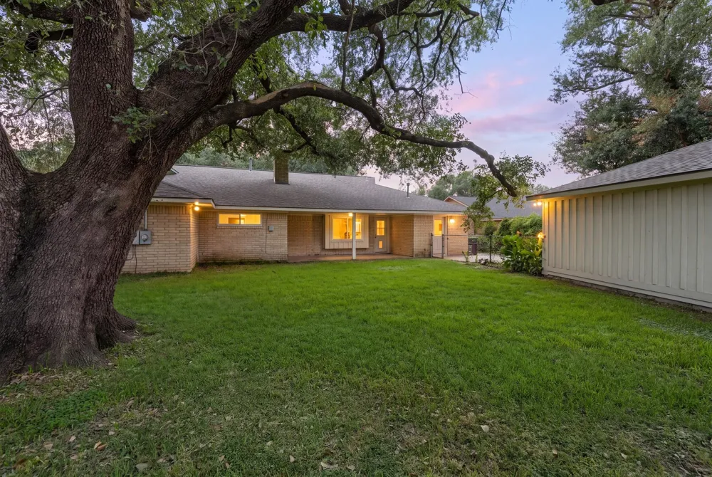 5730 Rutherglenn Drive Houston, TX 77096