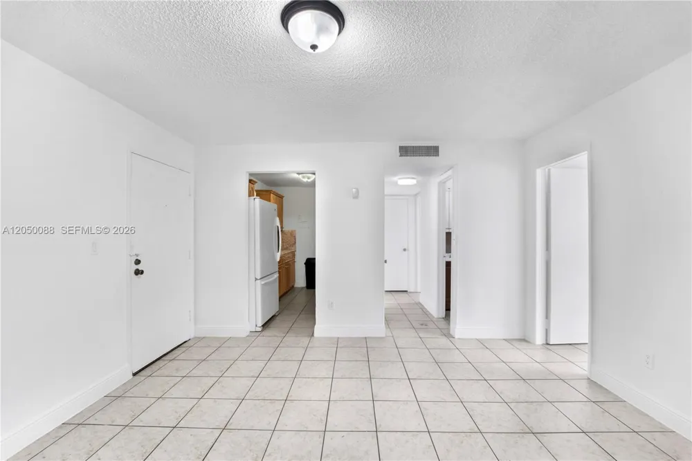 1305 W 53rd St #420 Hialeah, FL 33012