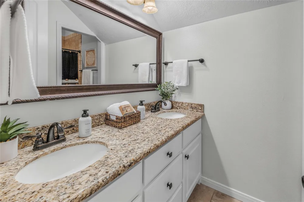 4848 Stony Brook College Station, TX 77845