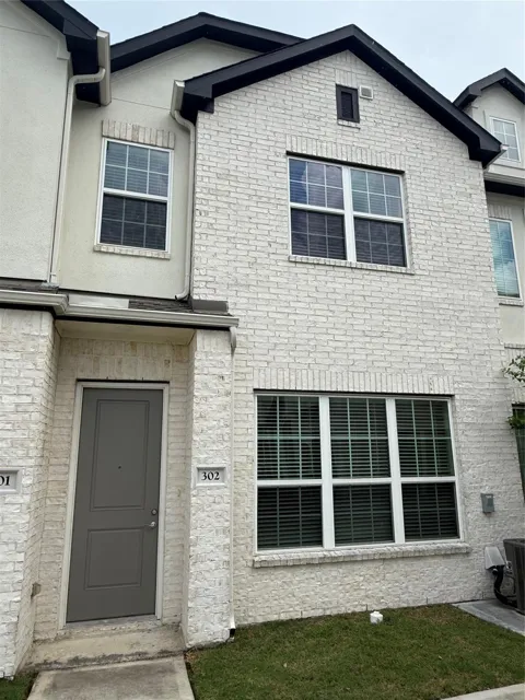 12400 Greens Road #302