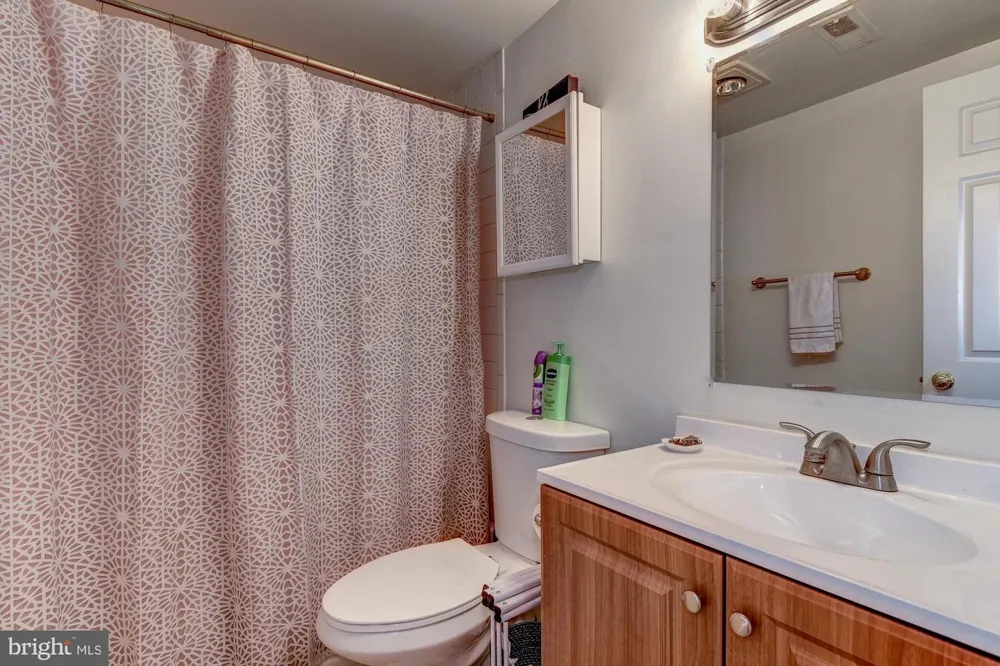 2908 13TH RD S #1 Arlington, VA 22204