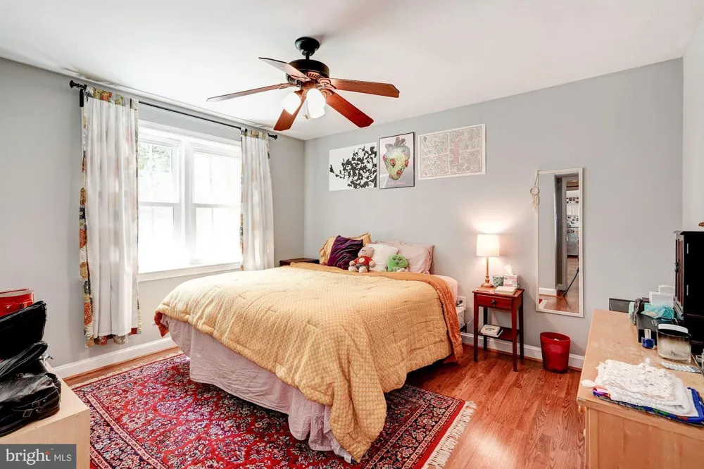 2908 13TH RD S #1 Arlington, VA 22204