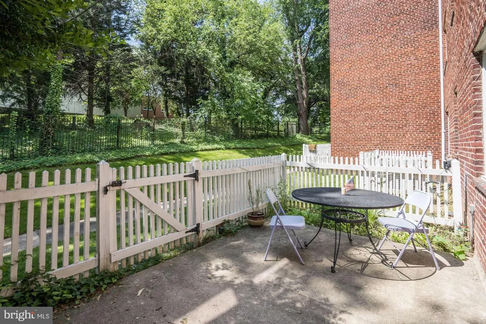 2908 13TH RD S #1 Arlington, VA 22204