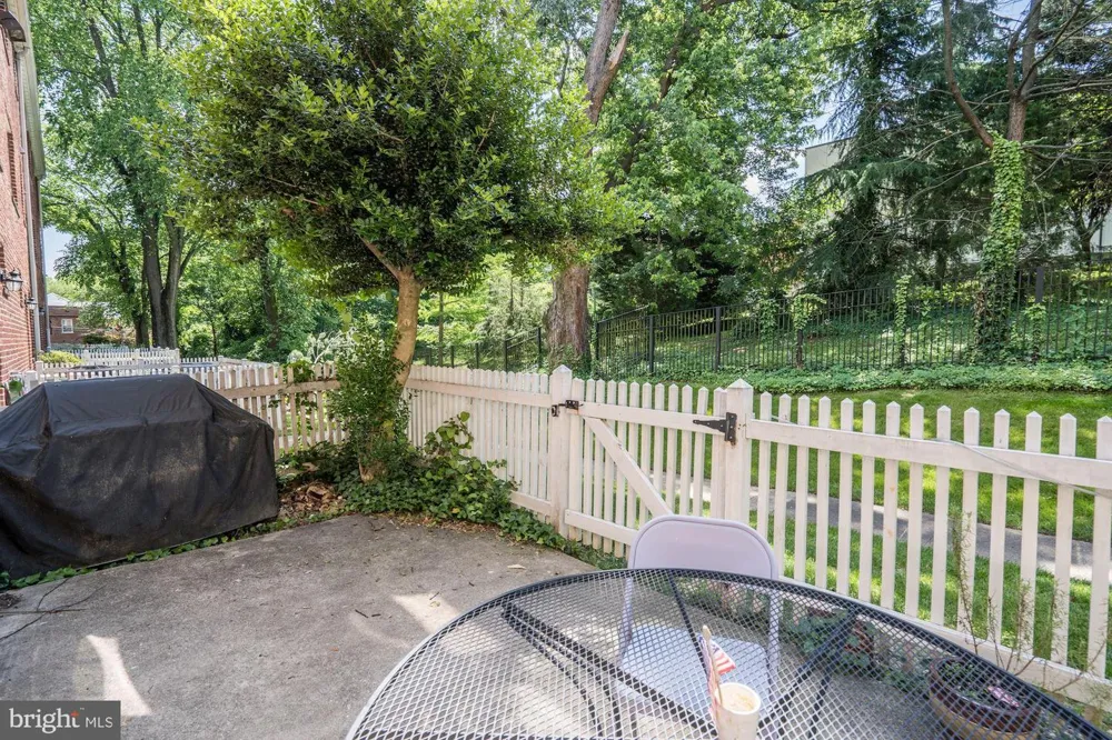 2908 13TH RD S #1 Arlington, VA 22204
