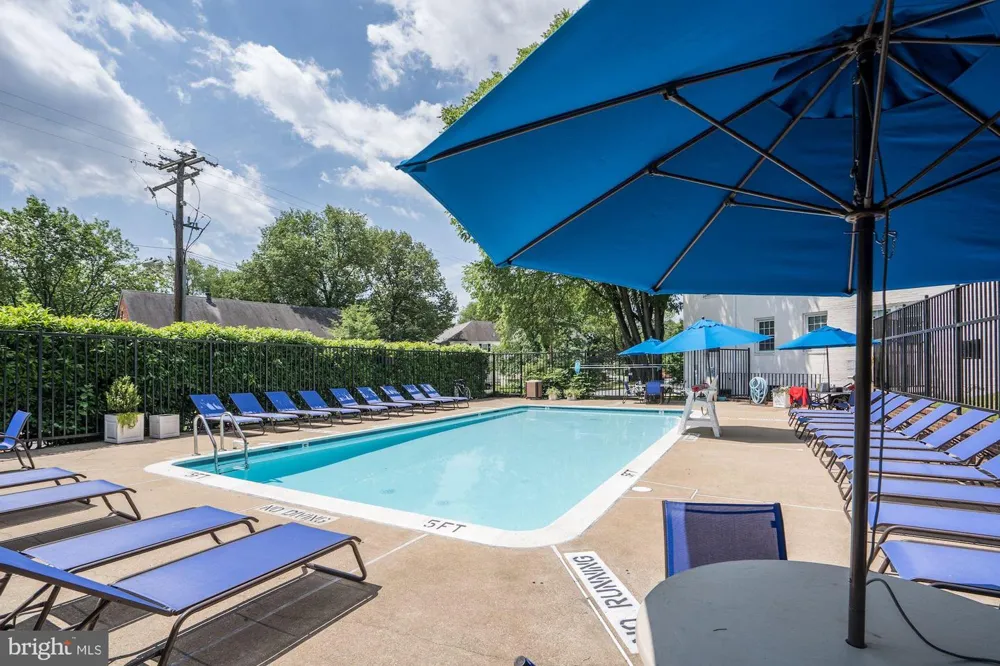 2908 13TH RD S #1 Arlington, VA 22204