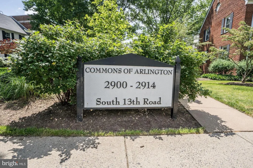 2908 13TH RD S #1 Arlington, VA 22204