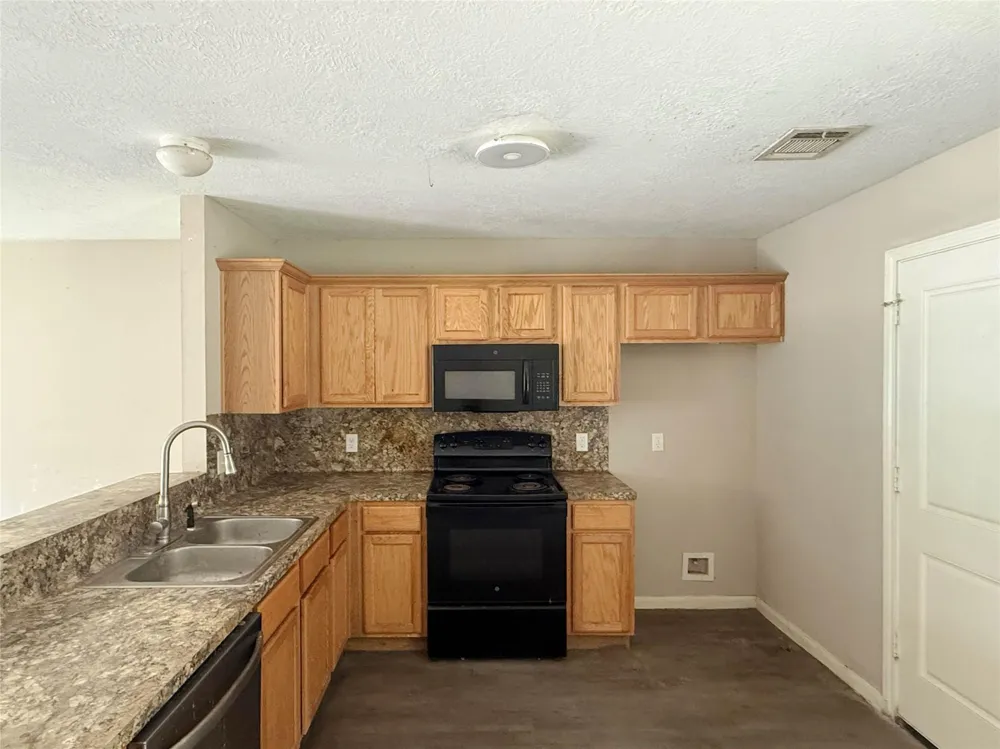 15028 Austin Road Willis, TX 77378
