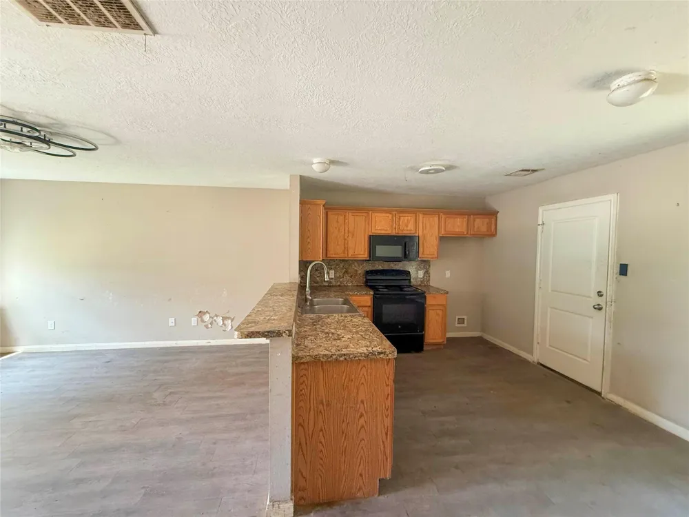 15028 Austin Road Willis, TX 77378