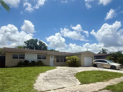 7710 NW 5th St