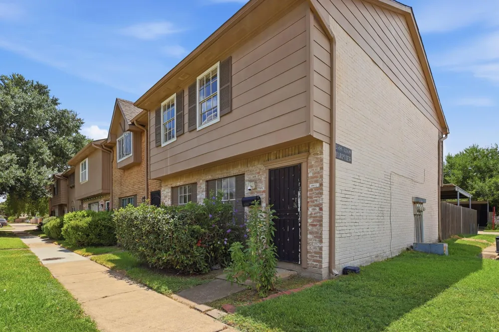 12449 Sharpview Drive #2449 Houston, TX 77072