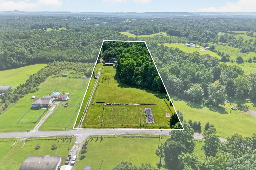 528 Obie Adcock Rd Smithville, TN 37166