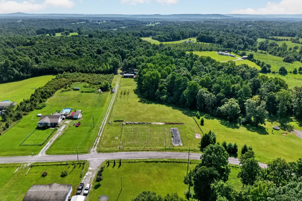 528 Obie Adcock Rd Smithville, TN 37166