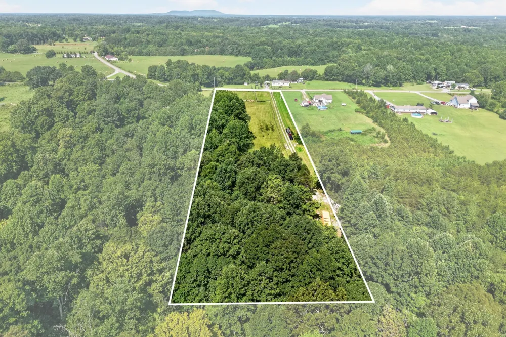 528 Obie Adcock Rd Smithville, TN 37166