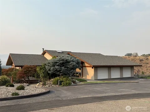 522 Hillcrest Circle Drive
