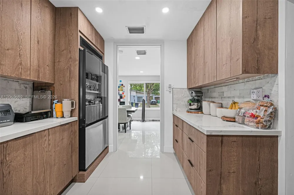 9359 Dominican Dr Cutler Bay, FL 33189