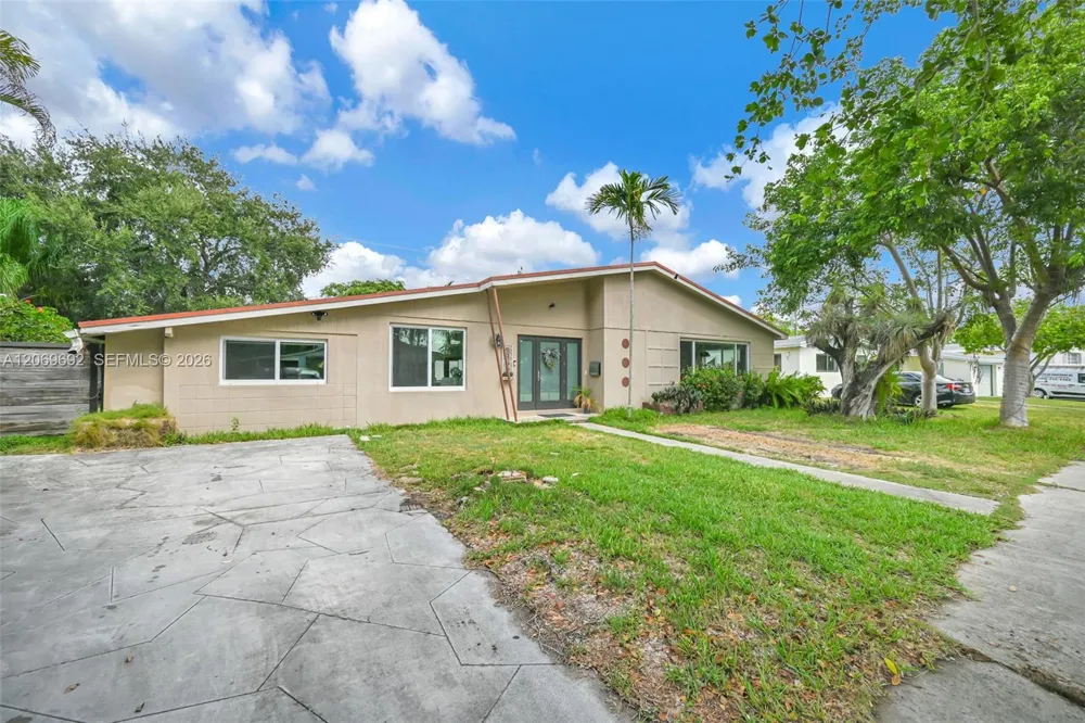 9359 Dominican Dr Cutler Bay, FL 33189