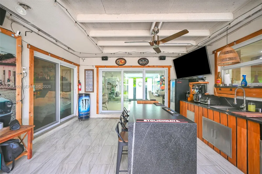 9359 Dominican Dr Cutler Bay, FL 33189
