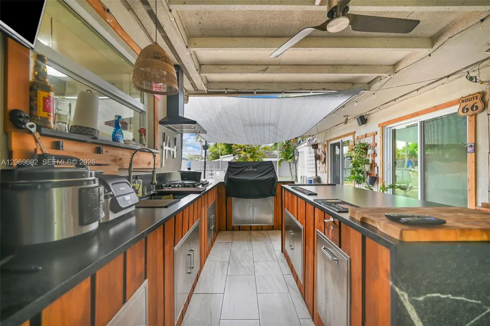 9359 Dominican Dr Cutler Bay, FL 33189