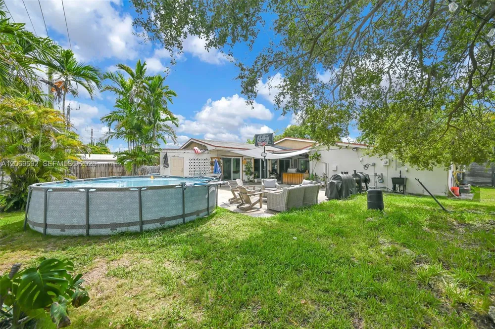 9359 Dominican Dr Cutler Bay, FL 33189