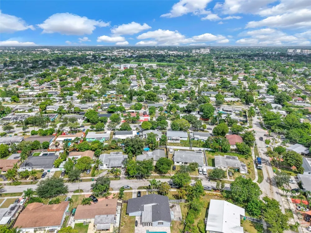 9359 Dominican Dr Cutler Bay, FL 33189
