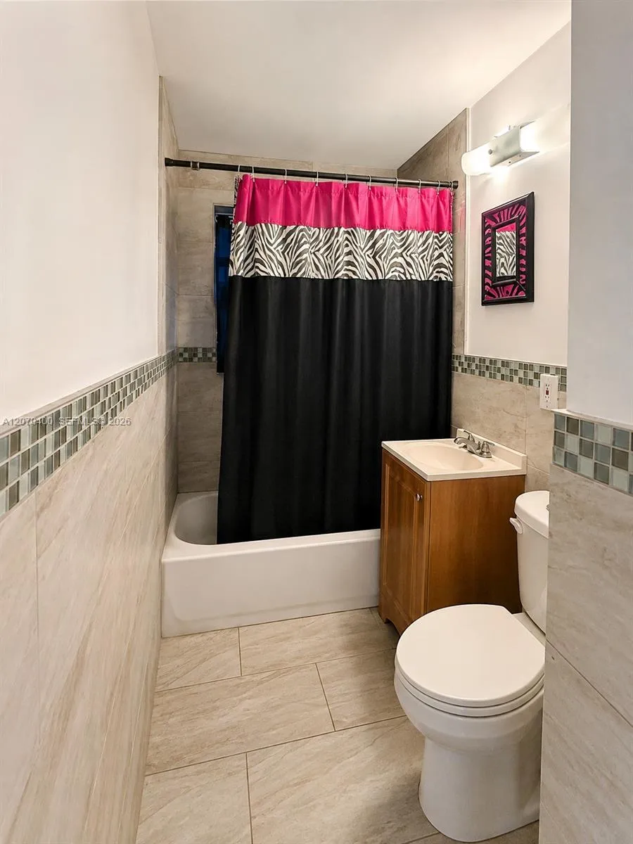 5632 SW 39th St West Park, FL 33023