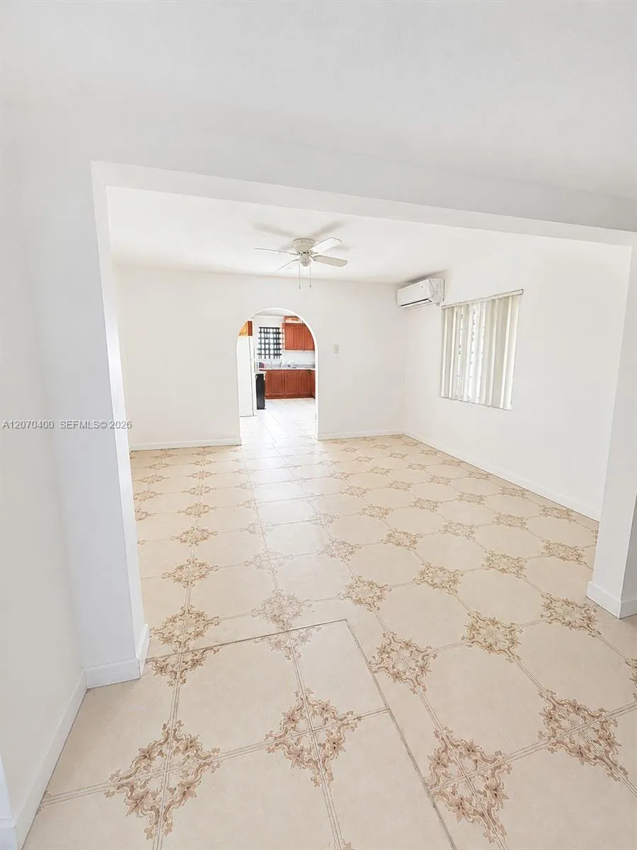 5632 SW 39th St West Park, FL 33023