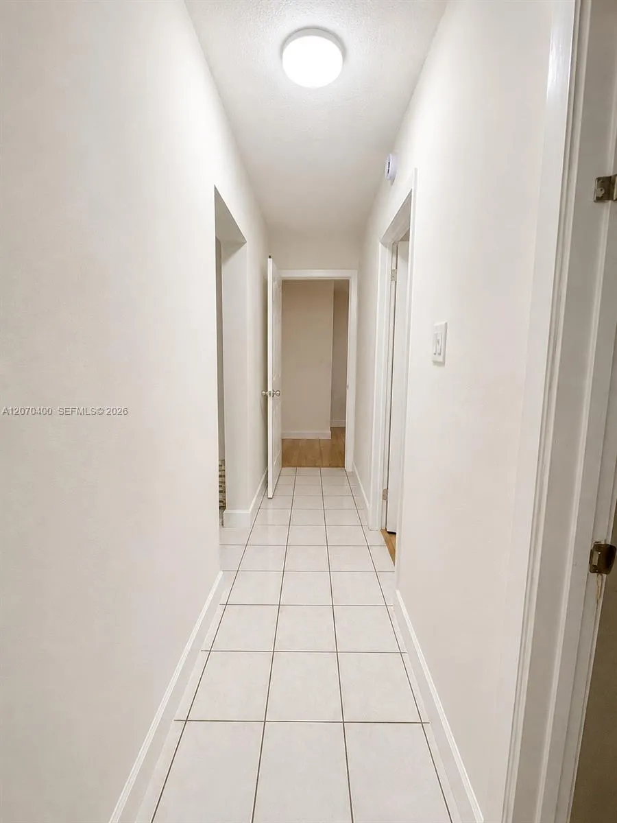 5632 SW 39th St West Park, FL 33023