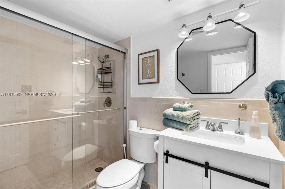 1370 NE 40th Dr Oakland Park, FL 33334