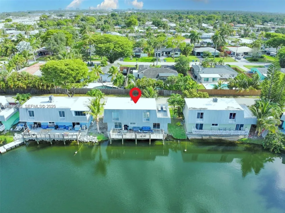 1370 NE 40th Dr Oakland Park, FL 33334