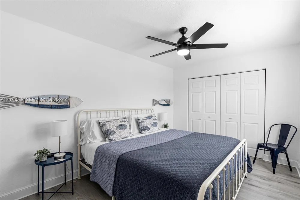 1370 NE 40th Dr Oakland Park, FL 33334