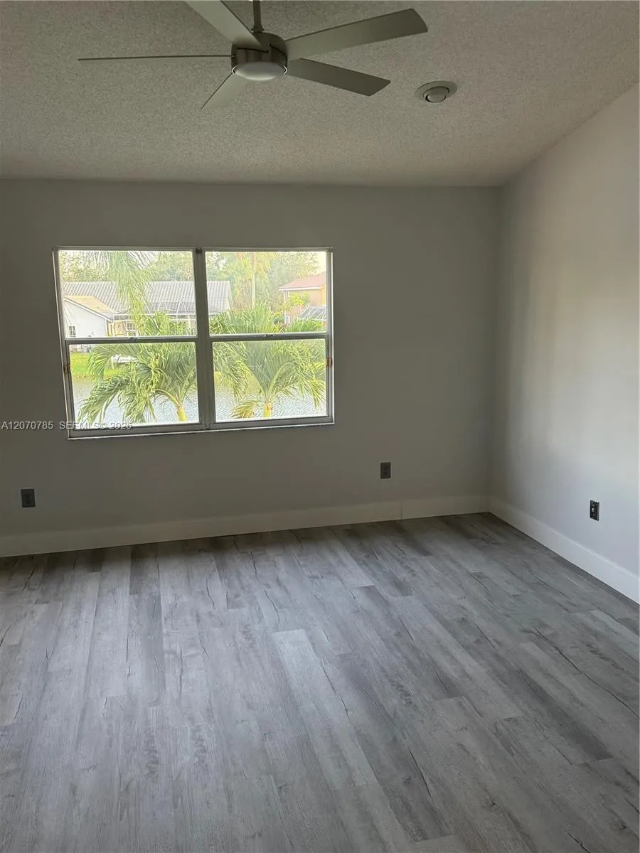 13950 Oak Ridge Dr Davie, FL 33325
