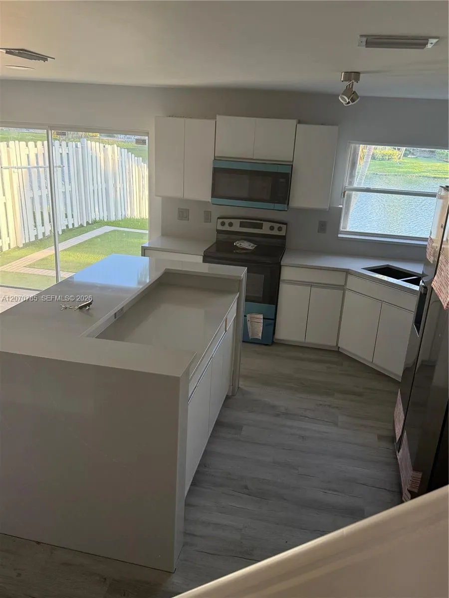 13950 Oak Ridge Dr Davie, FL 33325