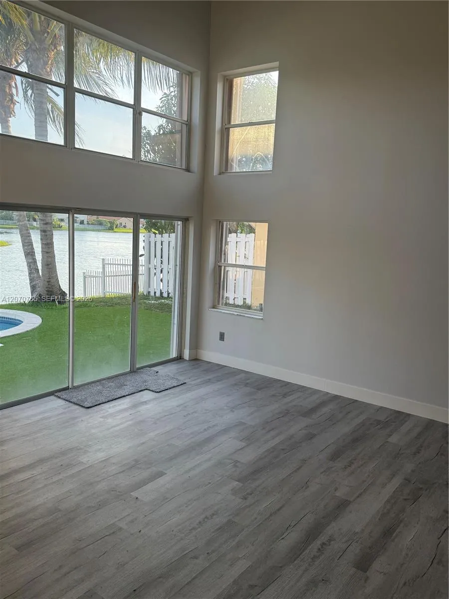 13950 Oak Ridge Dr Davie, FL 33325
