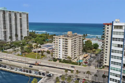 1401 S Ocean Dr #302