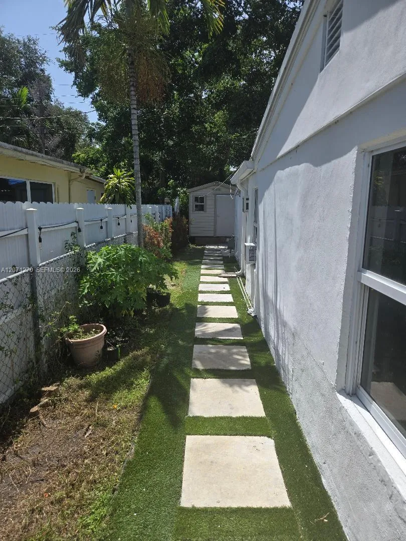 18360 NE 22nd Ave North Miami Beach, FL 33160