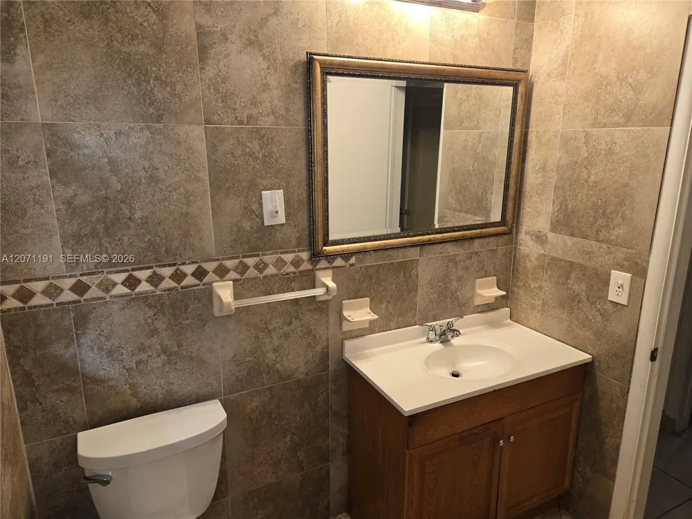 2359 Wallen Dr Palm Beach Gardens, FL 33410