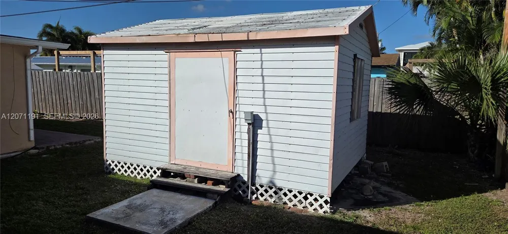 2359 Wallen Dr Palm Beach Gardens, FL 33410