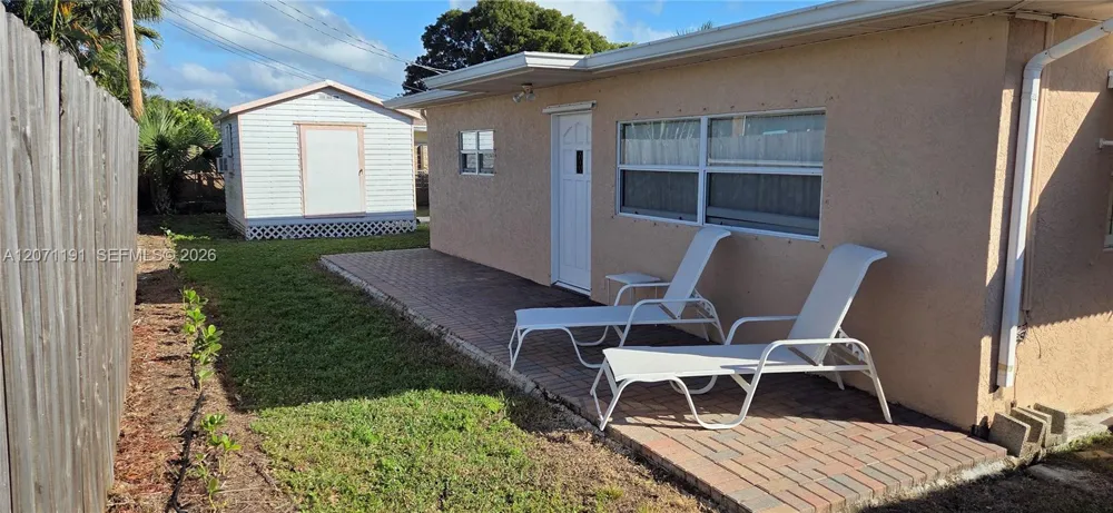 2359 Wallen Dr Palm Beach Gardens, FL 33410