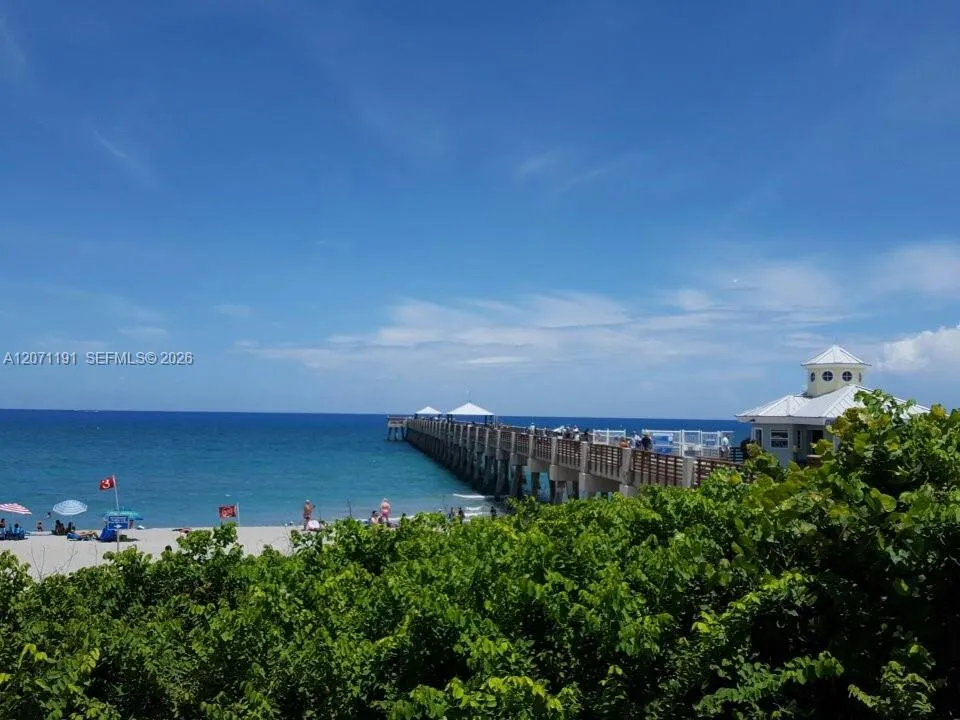 2359 Wallen Dr Palm Beach Gardens, FL 33410