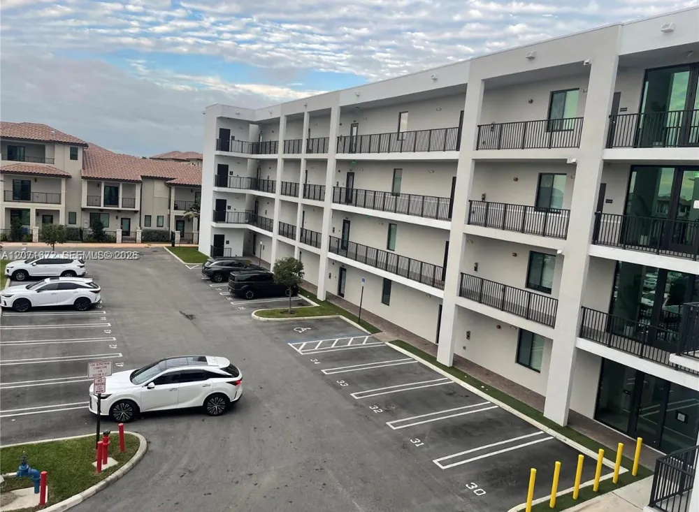 8201 NW 41st St #D-302 Doral, FL 33166