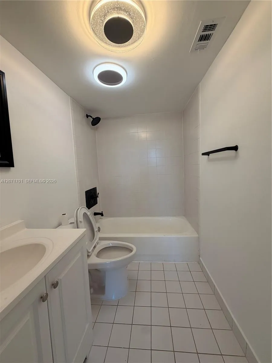 1010 NW 11th St #507 Miami, FL 33136