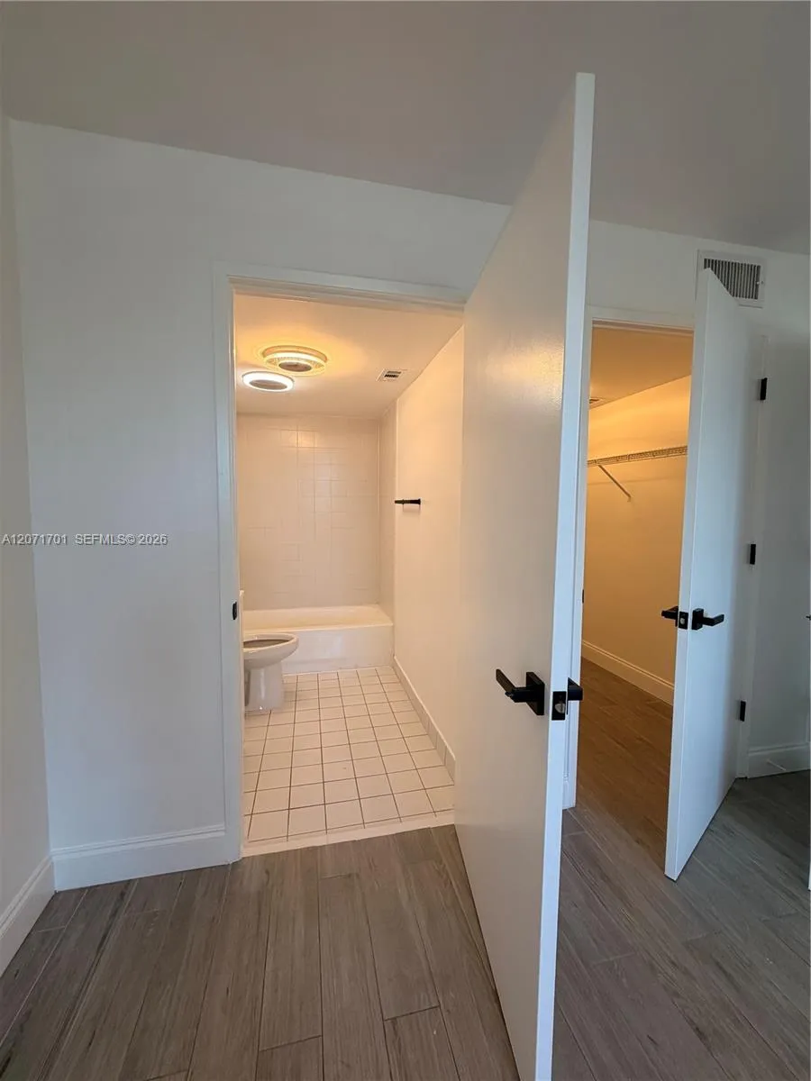 1010 NW 11th St #507 Miami, FL 33136