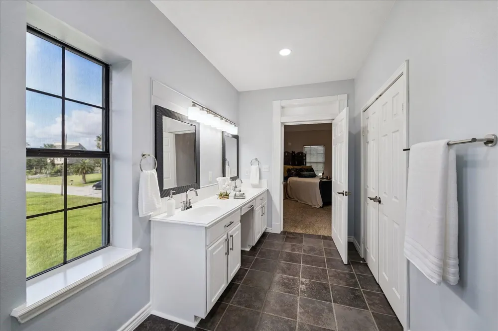 216 Rue Orleans Street Baytown, TX 77520