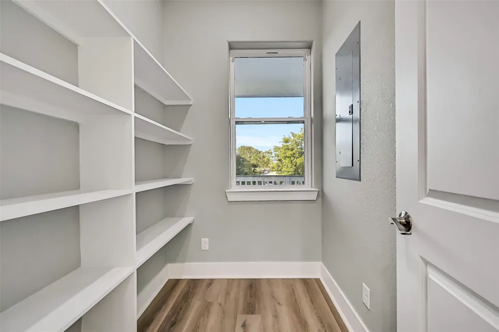 1515 Bayou Shore Drive Galveston, TX 77551