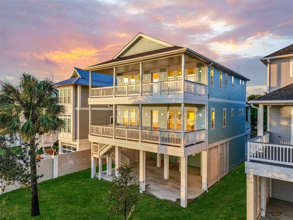 1515 Bayou Shore Drive Galveston, TX 77551