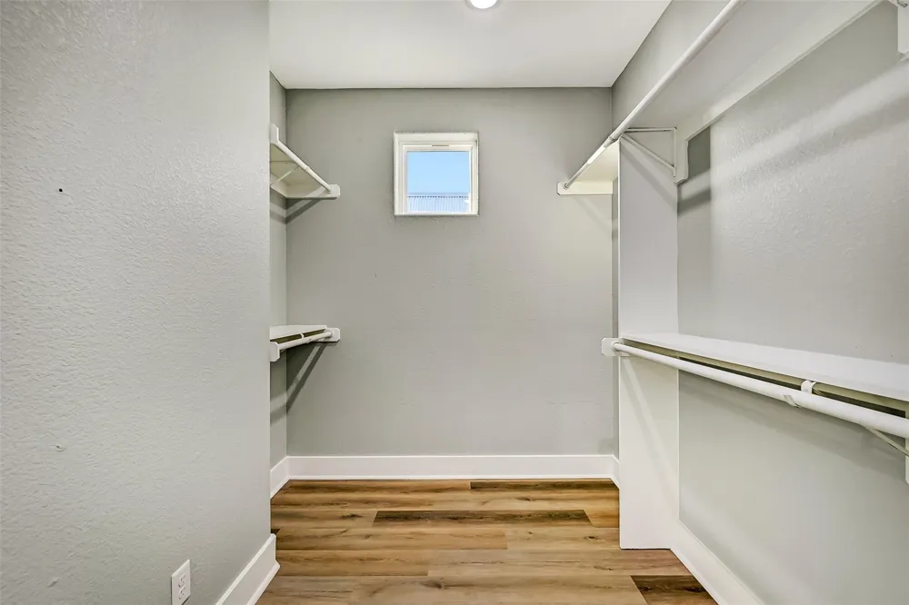 1515 Bayou Shore Drive Galveston, TX 77551