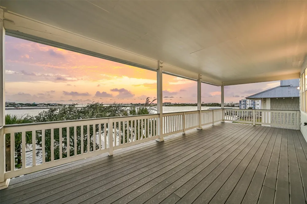 1515 Bayou Shore Drive Galveston, TX 77551