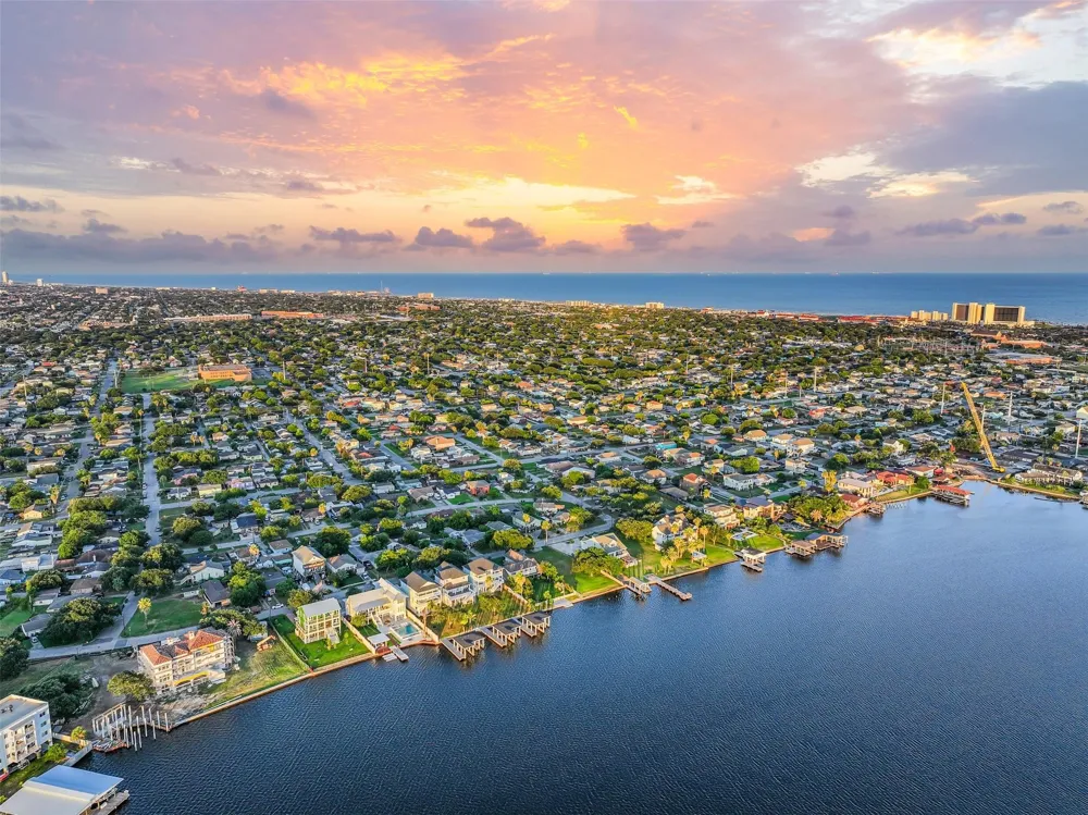 1515 Bayou Shore Drive Galveston, TX 77551