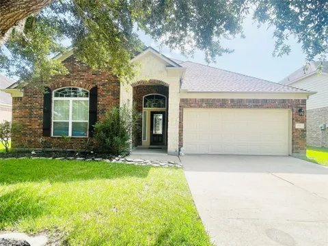 4702 Sedgewood Drive